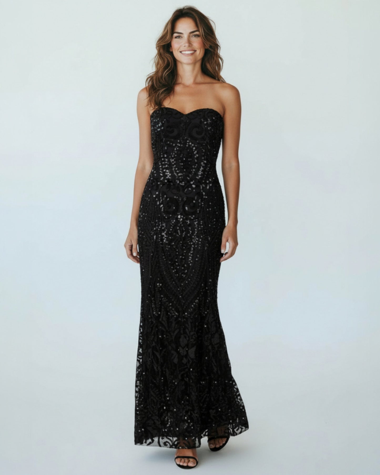 Elegantes Trägerloses Abendkleid mit Perlenstickerei E316