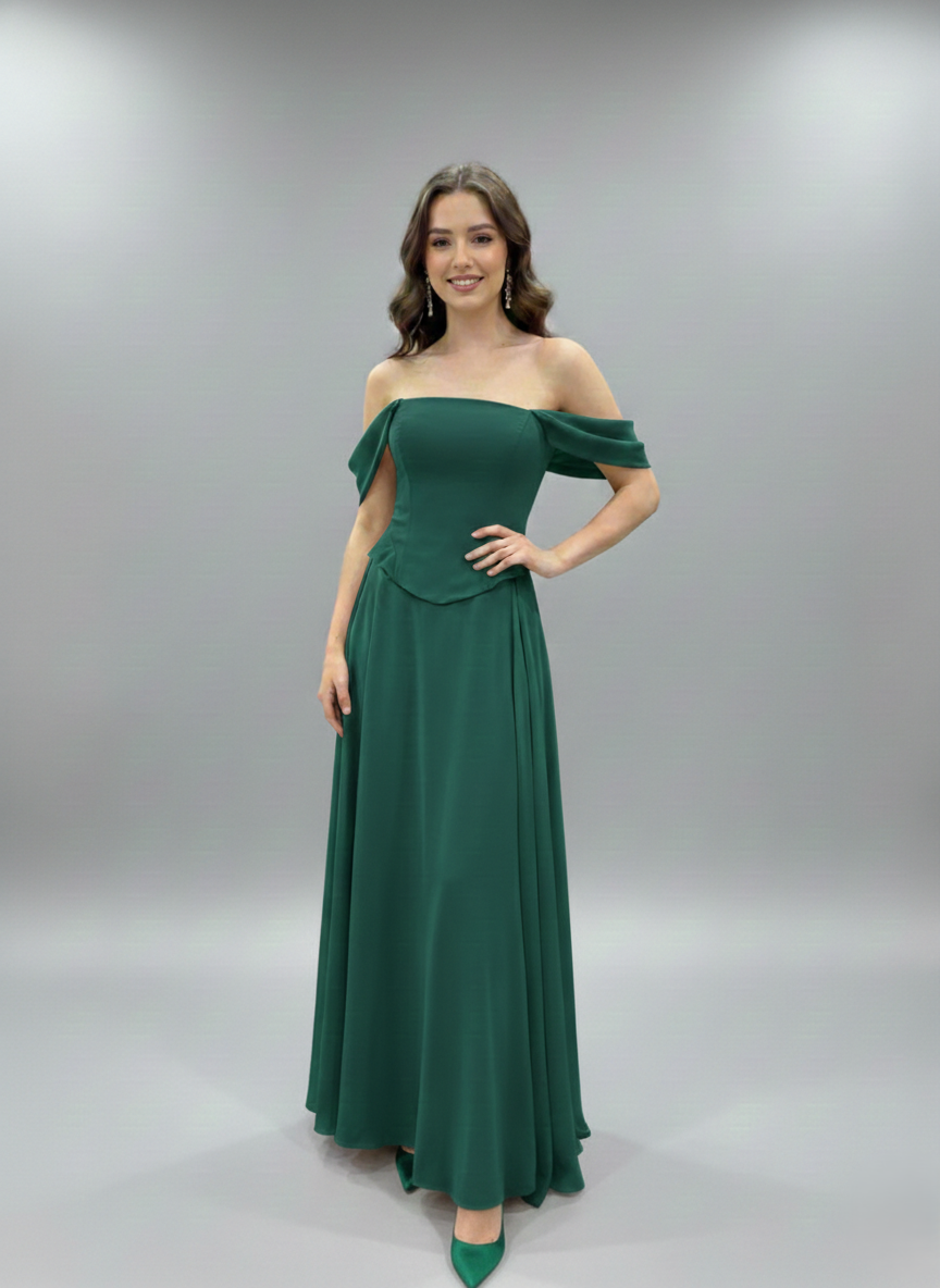 Dieses Design vereint moderne und klassische Elemente mit einem betonten Ausschnitt E327