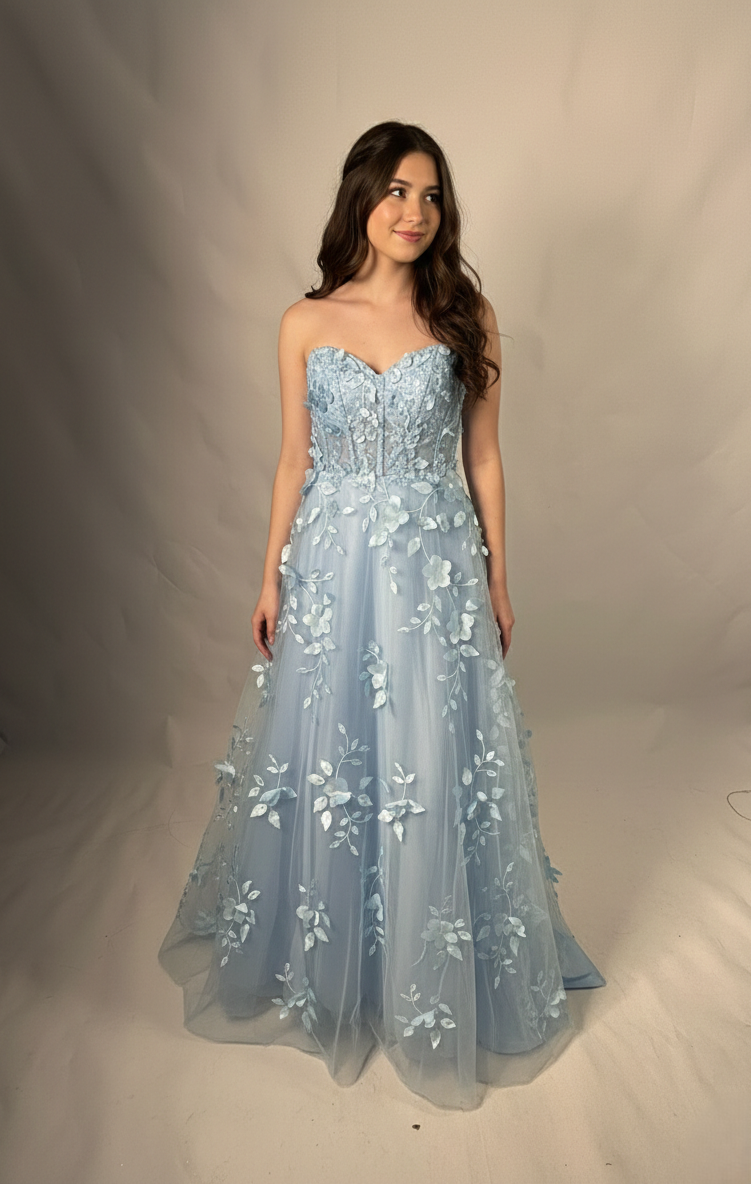 Trägerloses Tüll-Abendkleid mit 3D-Blüten - E304