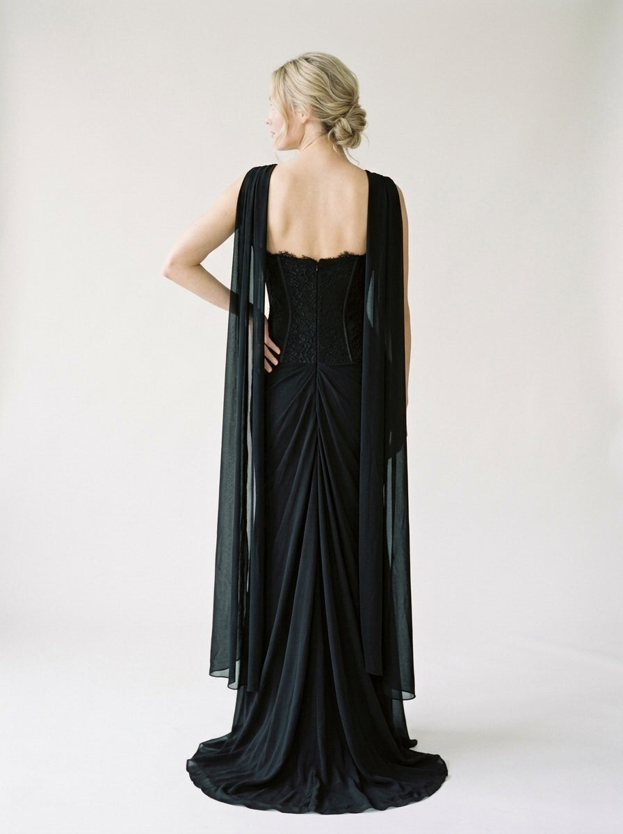 Trägerloses Korsett-Abendkleid in Schokobraun mit Beinschlitz und Choker e433