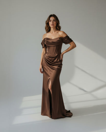 Glamouröses Abendkleid mit Korsage und Bardot-Ausschnitt - E258