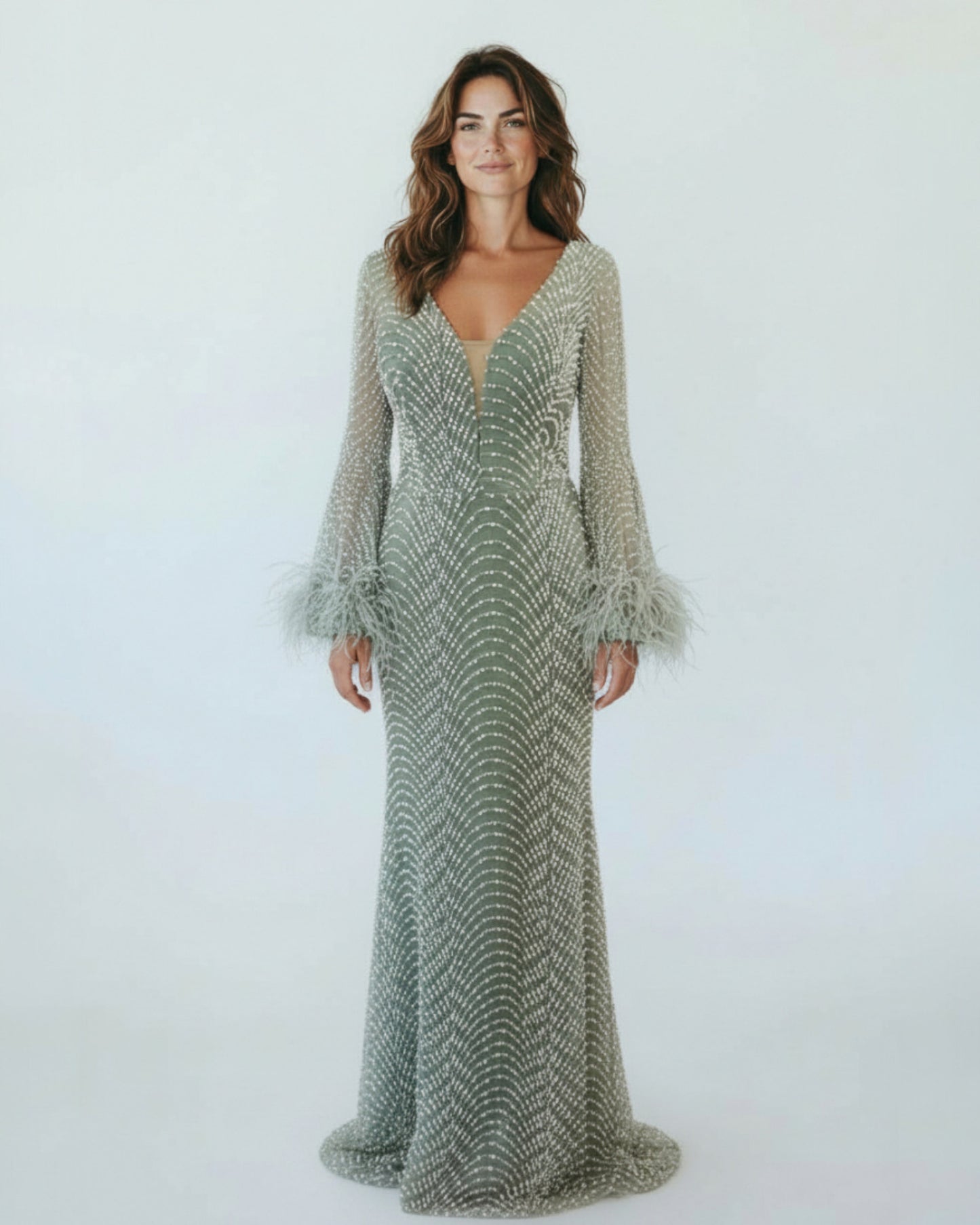 Glitzerndes Abendkleid mit Feder-Details - E251