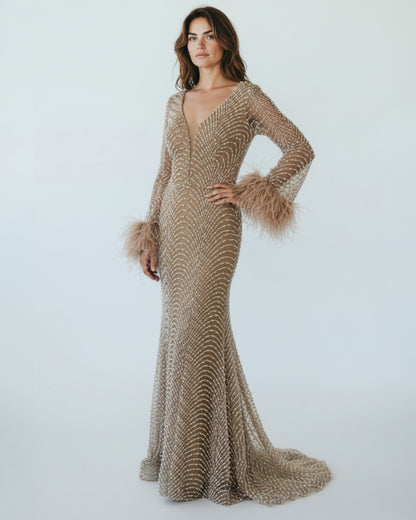 Glitzerndes Abendkleid mit Feder-Details - E251