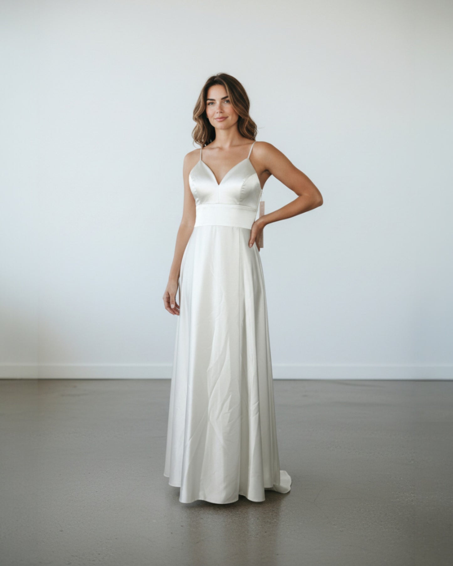 Satin-Abendkleid mit Trägern - E252