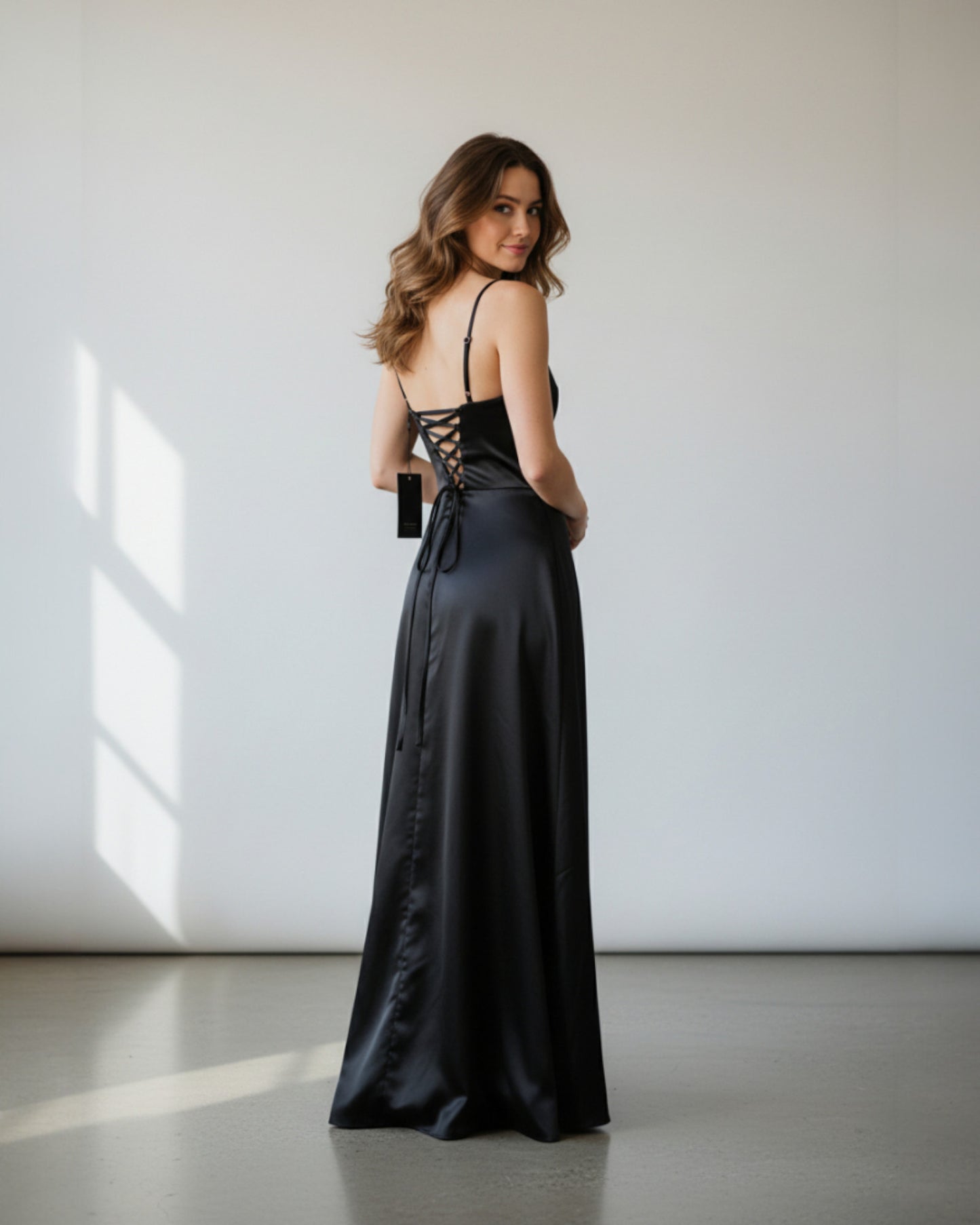 Satin-Abendkleid mit Trägern - E252