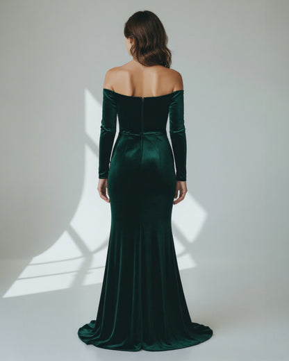 Langärmeliges Samtkleid mit schulterfreiem Schnitt - E254