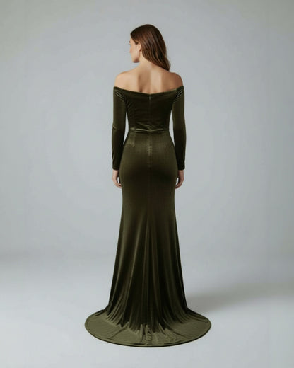 Langärmeliges Samtkleid mit schulterfreiem Schnitt - E254