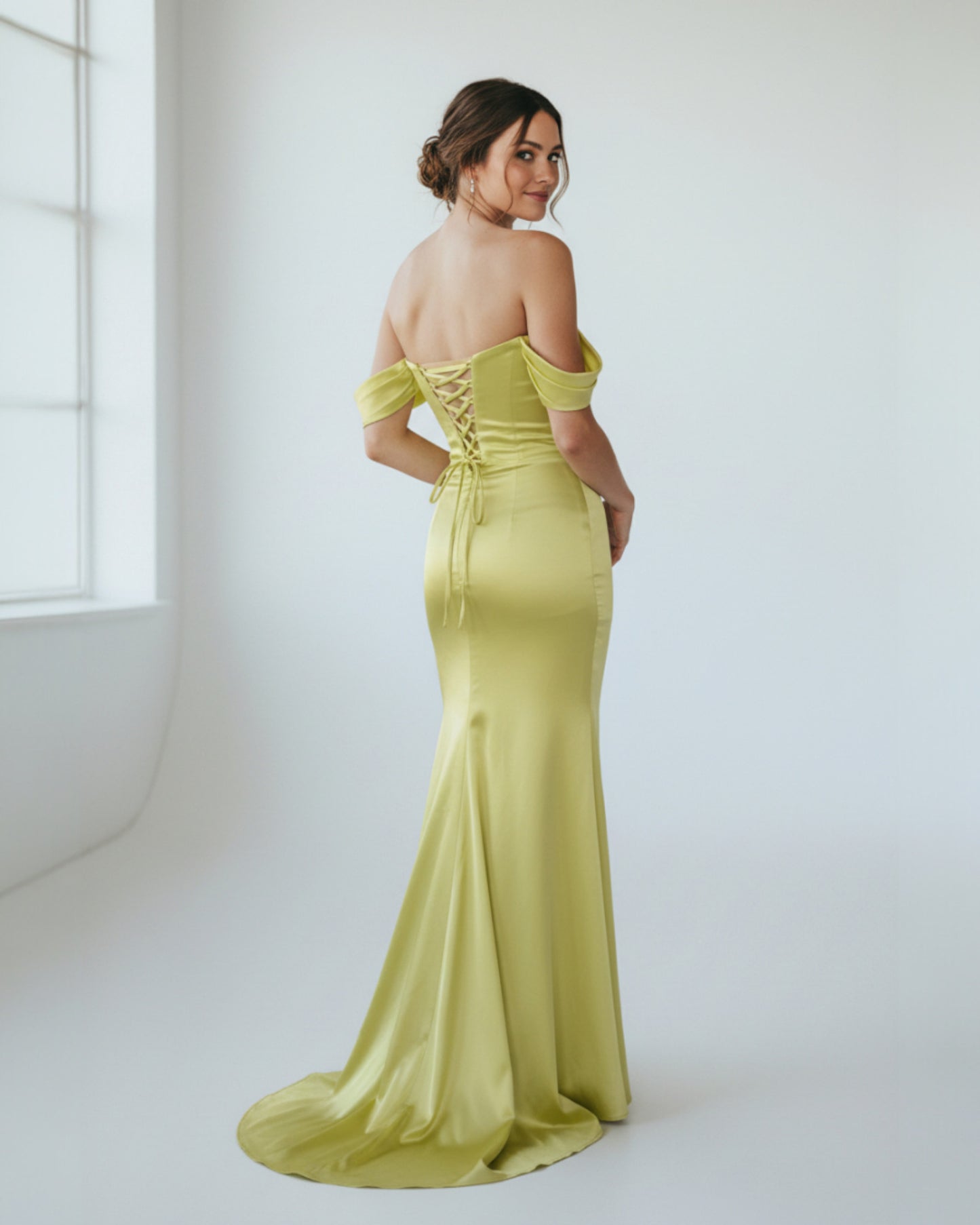 Glamouröses Abendkleid mit Korsage und Bardot-Ausschnitt - E258