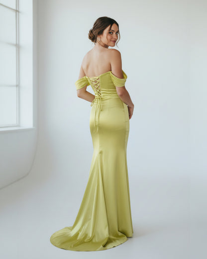 Glamouröses Abendkleid mit Korsage und Bardot-Ausschnitt - E258