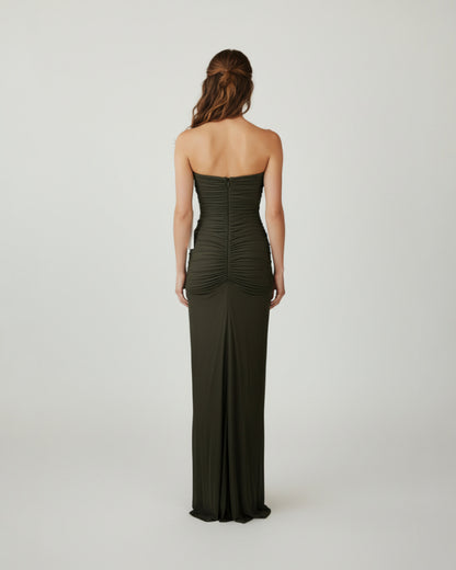 Ein atemberaubendes, bodenlanges Trägerkleid für festliche Anlässe - E260