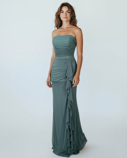 Ein atemberaubendes, bodenlanges Trägerkleid für festliche Anlässe - E260