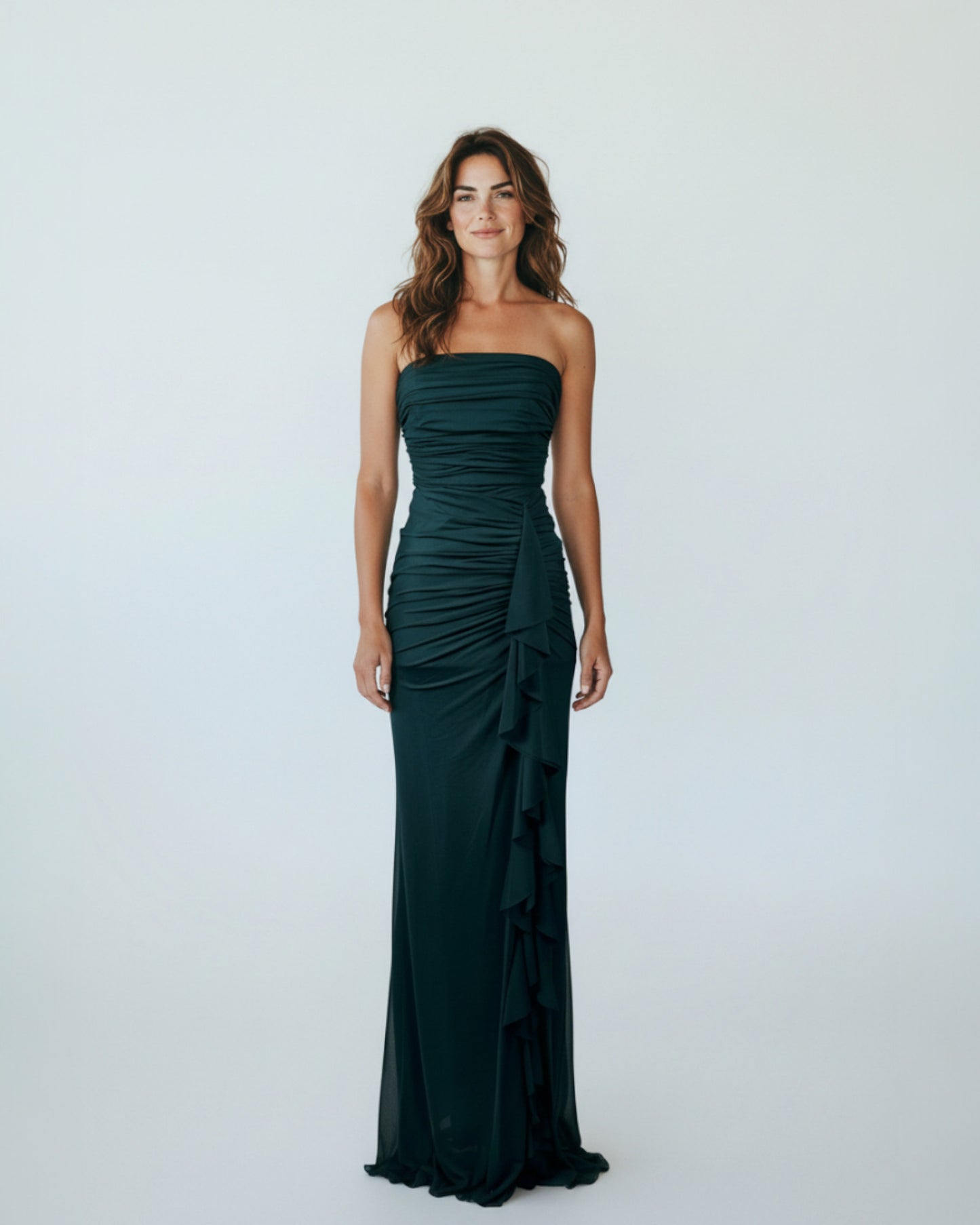 Ein atemberaubendes, bodenlanges Trägerkleid für festliche Anlässe - E260