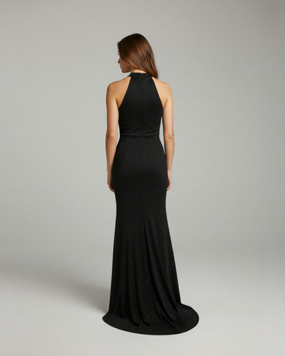 Ein auffälliges, bodenlanges Abendkleid aus funkelndem Glitzerstoff. - E261