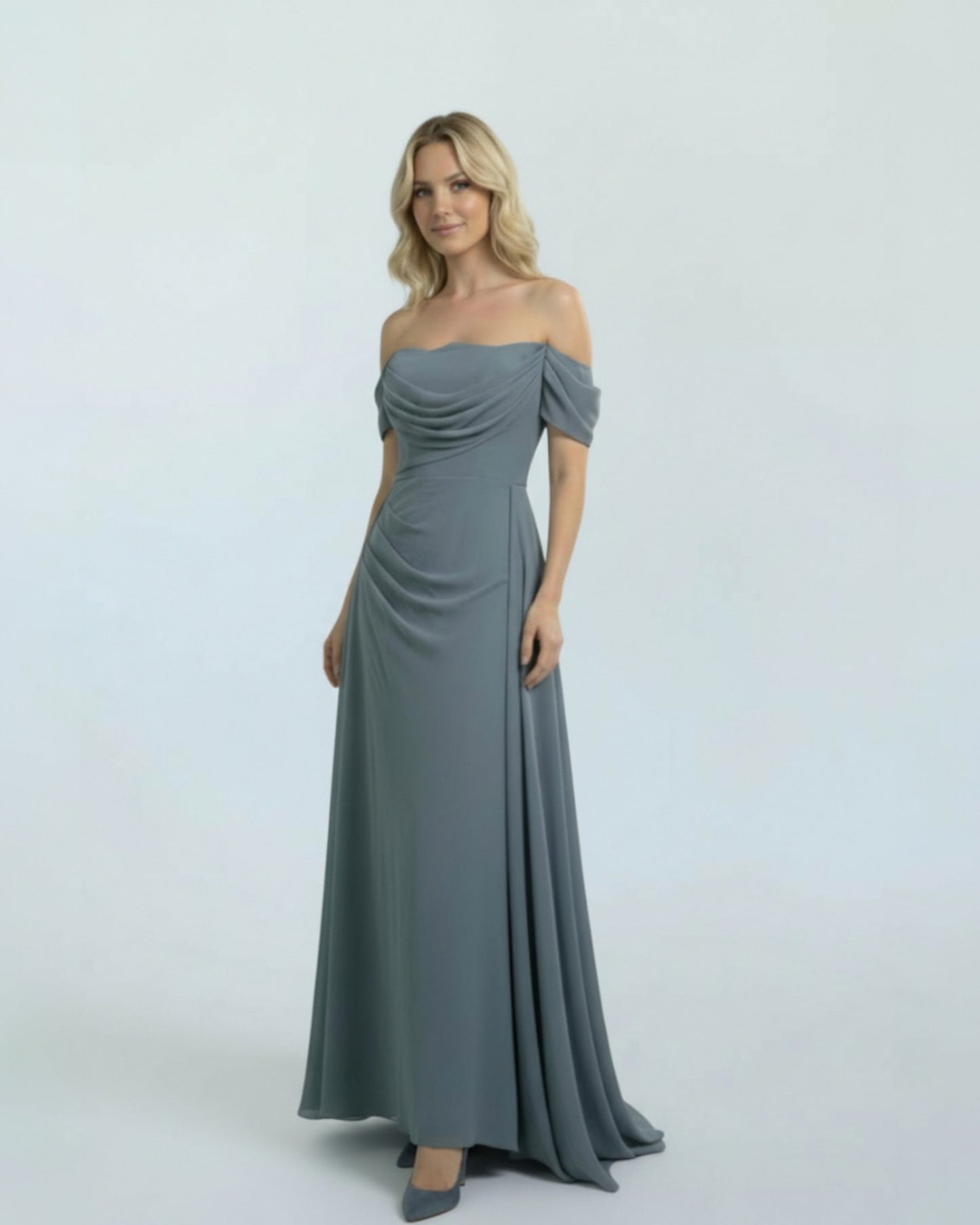 Schulterfreies Chiffon-Kleid mit Drapierung - E271