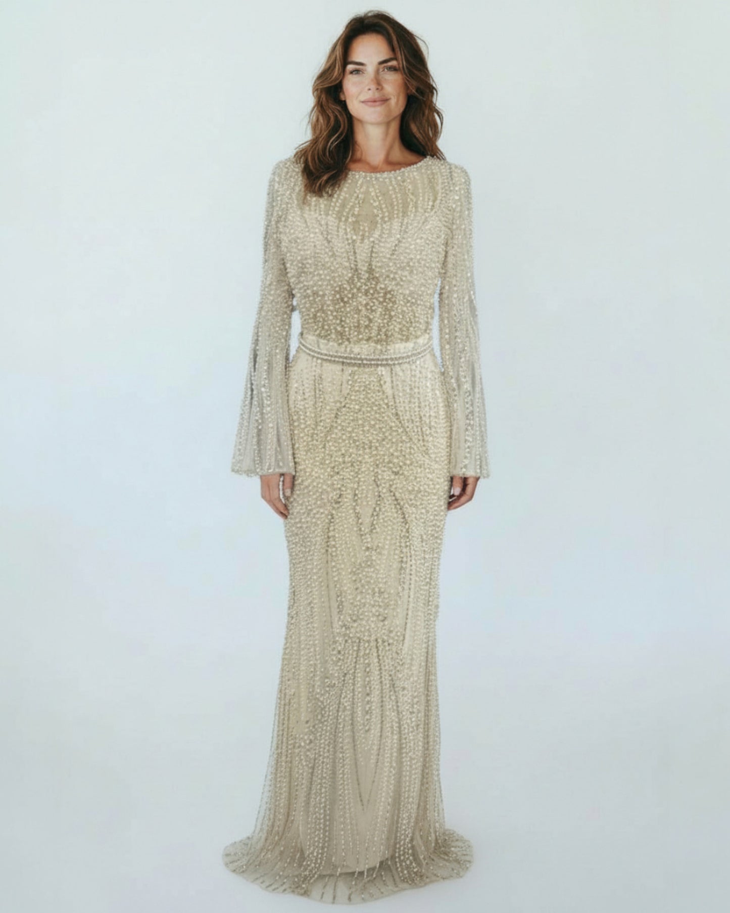 Langes Abendkleid mit U-Boot-Ausschnitt und Perlenbesatz - E272