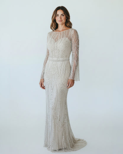 Langes Abendkleid mit U-Boot-Ausschnitt und Perlenbesatz - E272