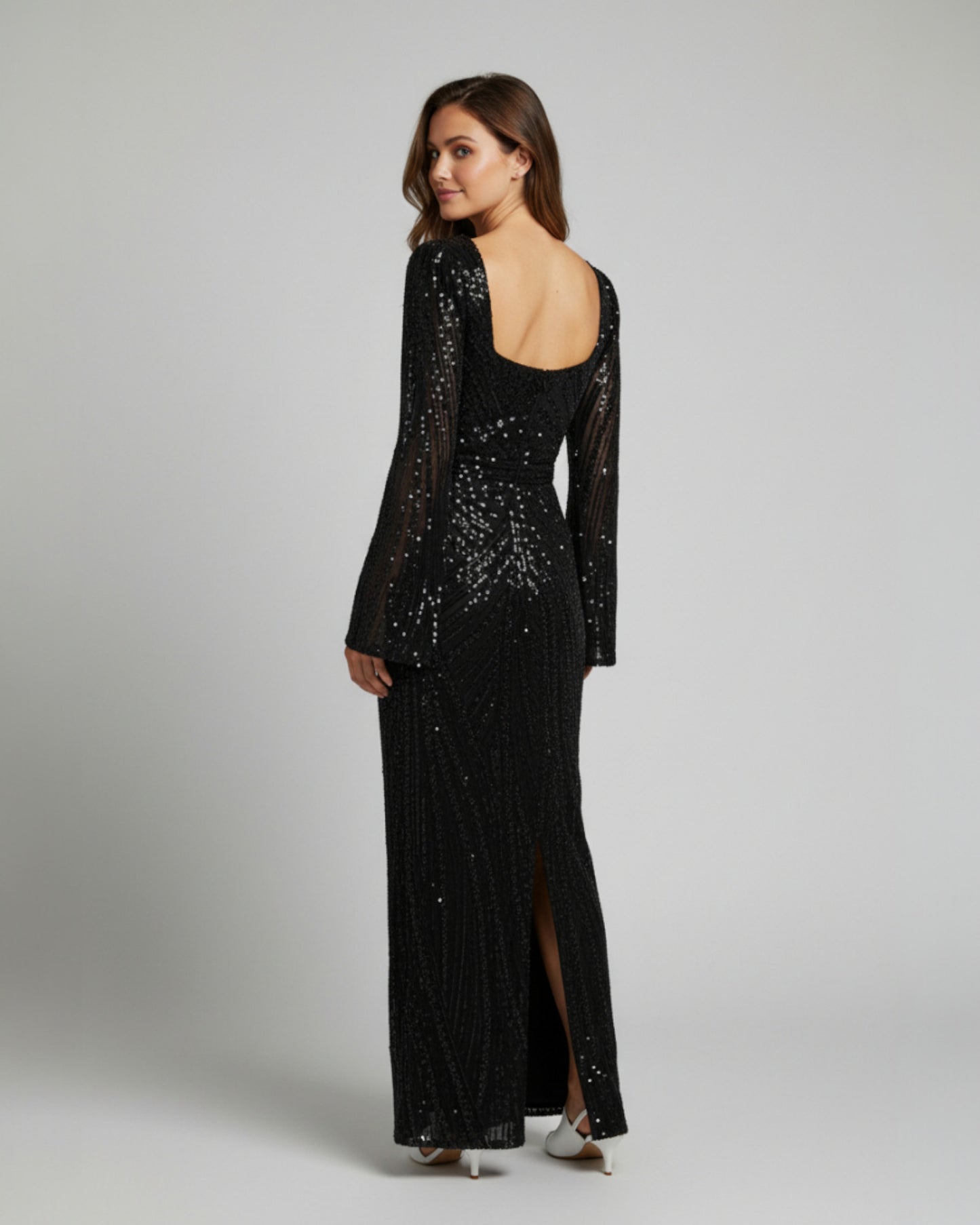 Figurbetontes Paillettenkleid mit asymmetrischem Ausschnitt - E275