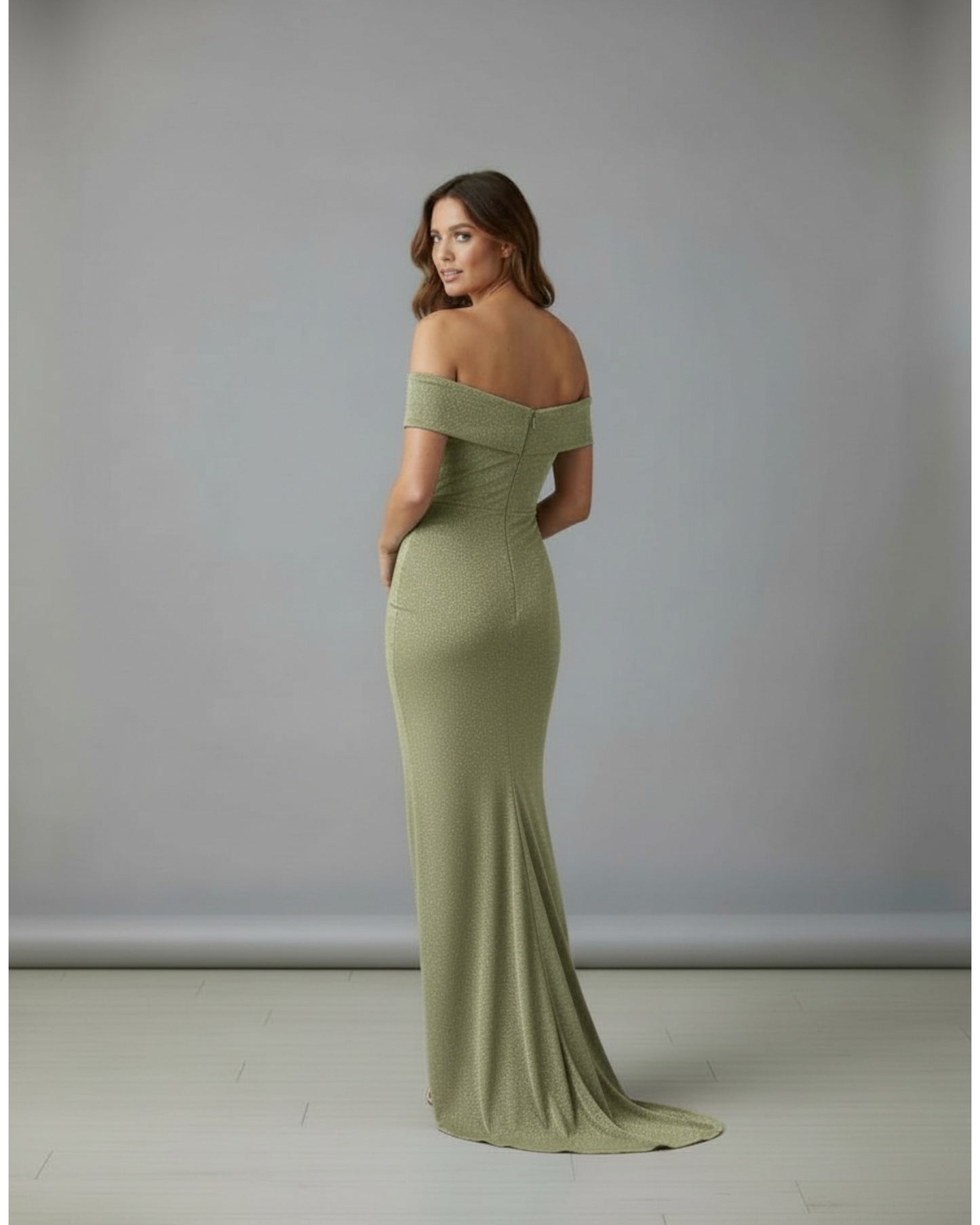 Glamouröses Off-Shoulder-Kleid mit Glitzerstoff und Raffung - E283