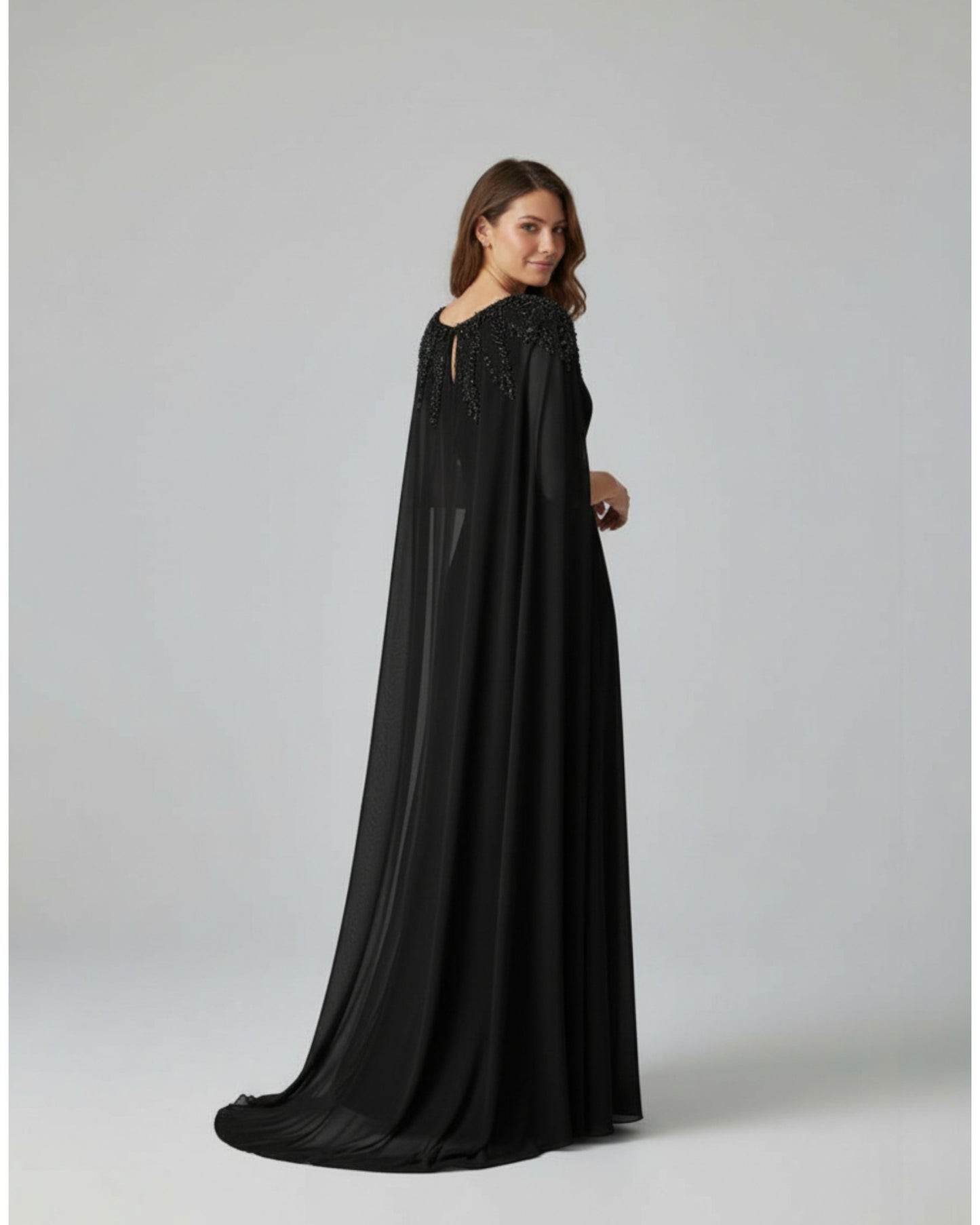 Langes Besticktes Abendkleid mit Tüllcape E286