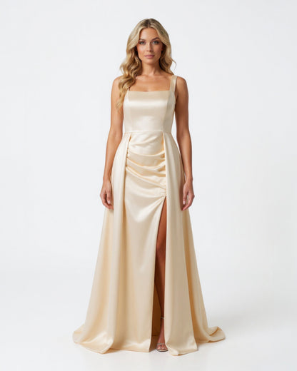 Elegantes Satin-Abendkleid mit eckigem Ausschnitt - E291