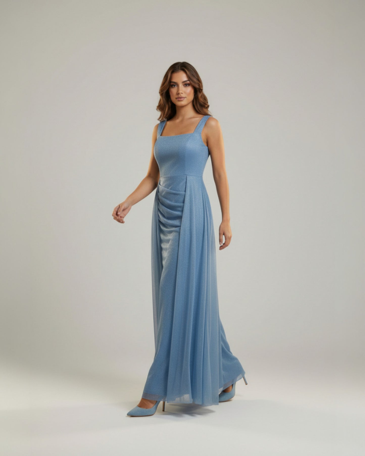 Schimmerndes Abendkleid mit Eckigem Ausschnitt - E295