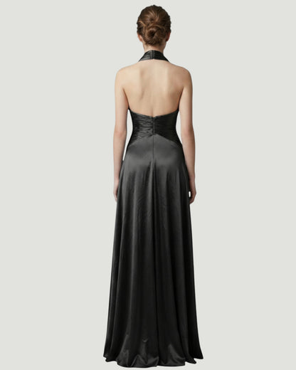 Elegantes Satin-Abendkleid mit Plissee E296