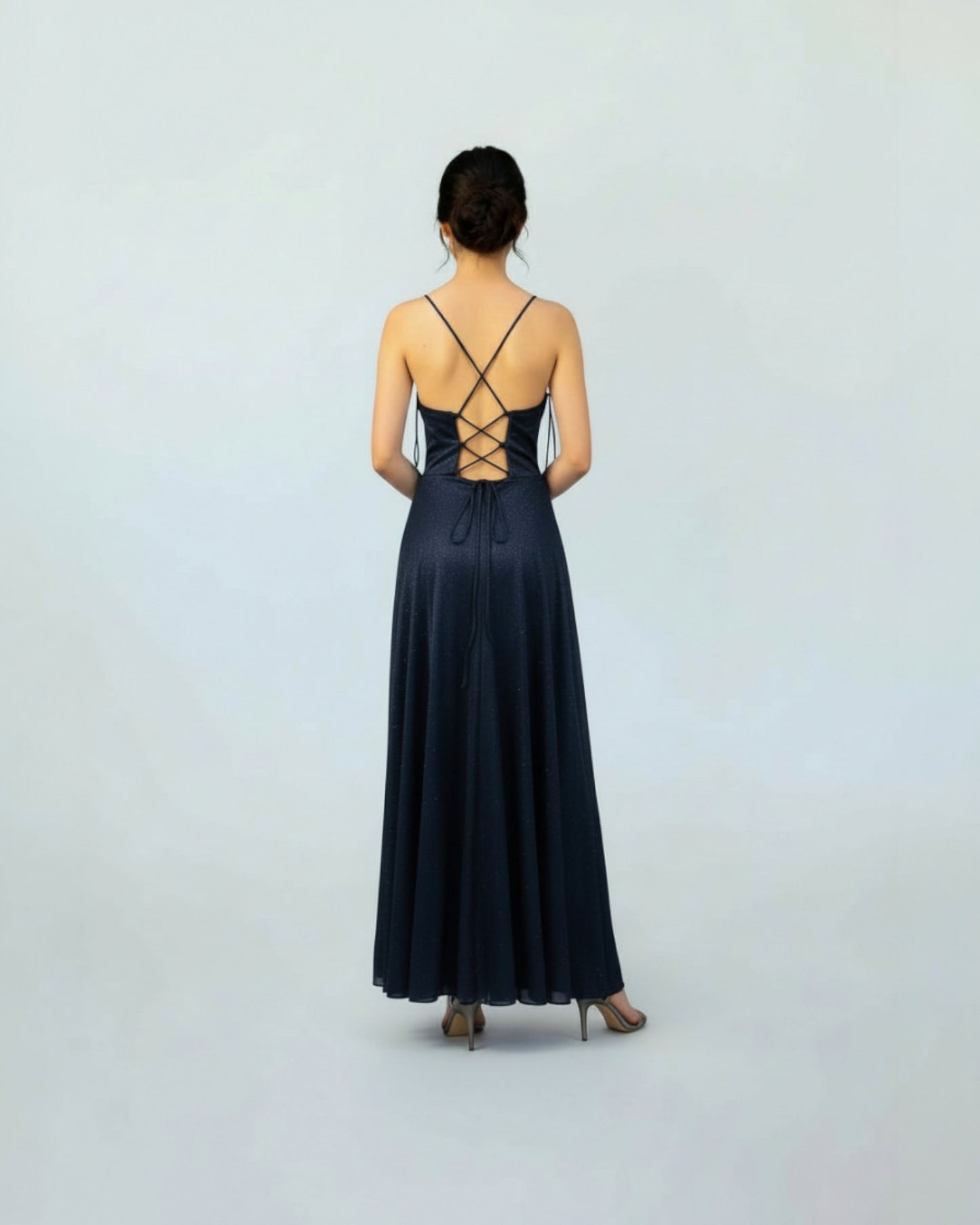 Glitzerndes Abendkleid mit Korsett-Detail E299