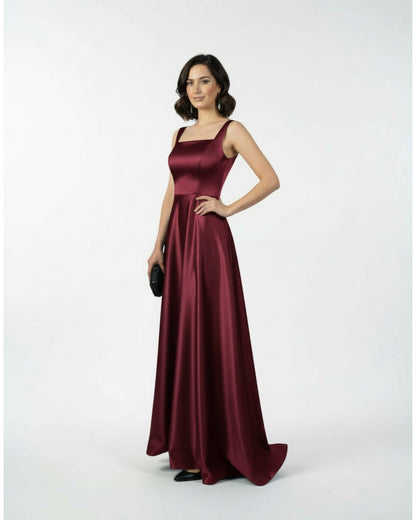Elegantes Abendkleid in Satin-Optik-  E302