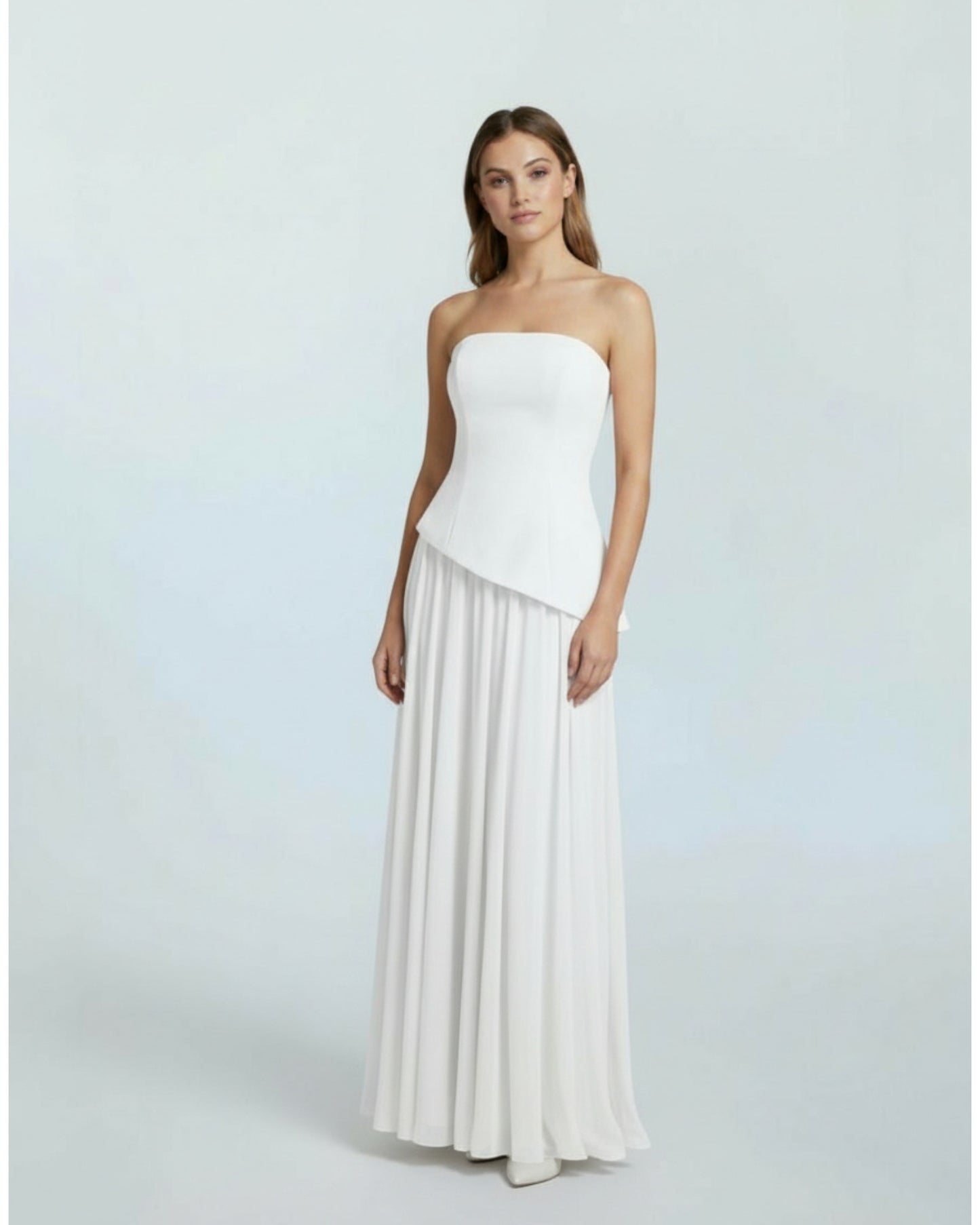 Trägerloses Abendkleid mit Asymmetrischem Schnitt E305