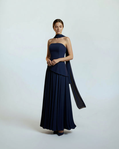 Trägerloses Abendkleid mit Asymmetrischem Schnitt E305