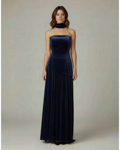 Langes Abendkleid aus Samt mit Halterneck E361