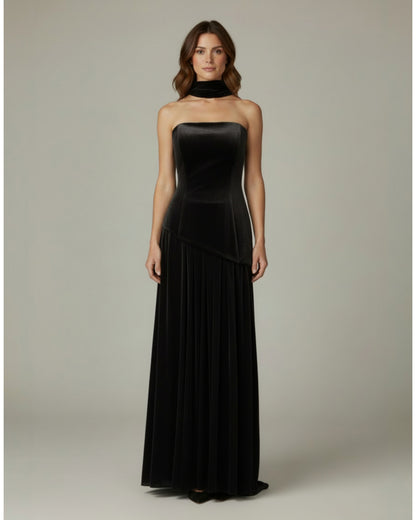 Langes Abendkleid aus Samt mit Halterneck E361