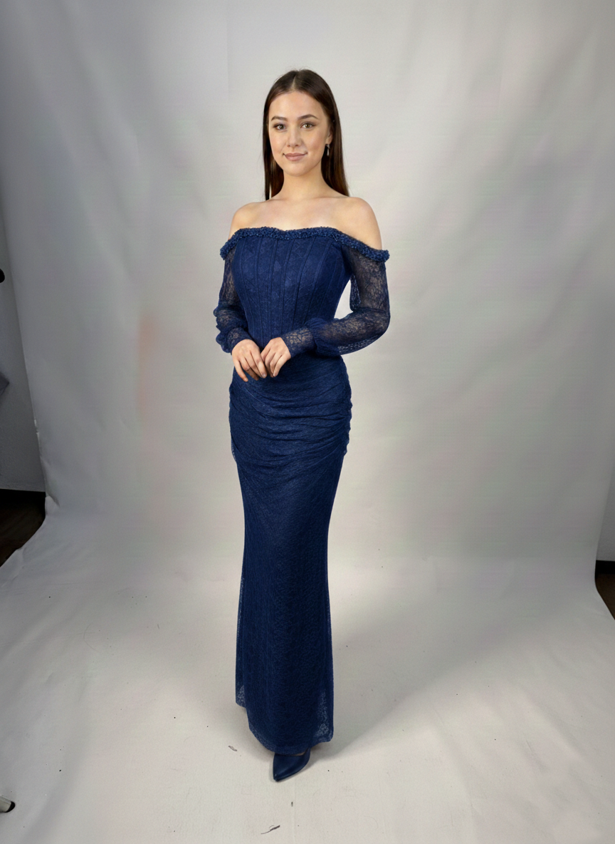 Schulterfreies langes Spitzenabendkleid E375