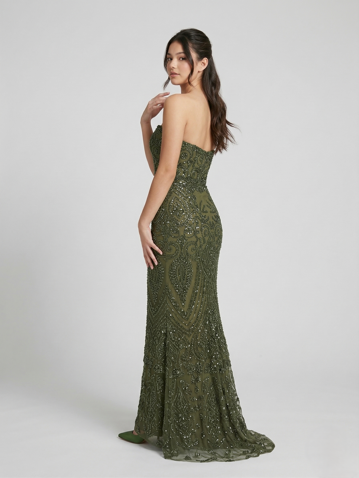 Trägerloses Spitzenabendkleid e380
