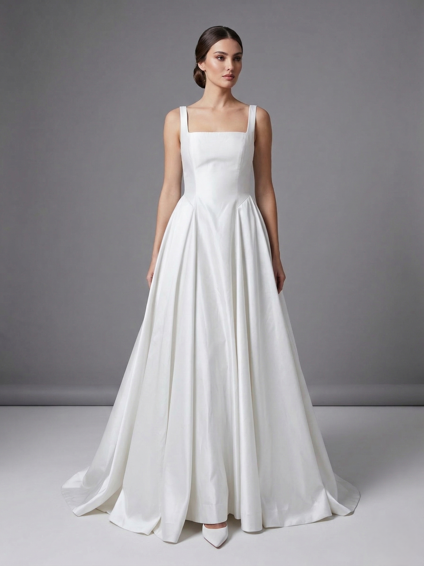 Langes Abendkleid mit breiten Trägern e381