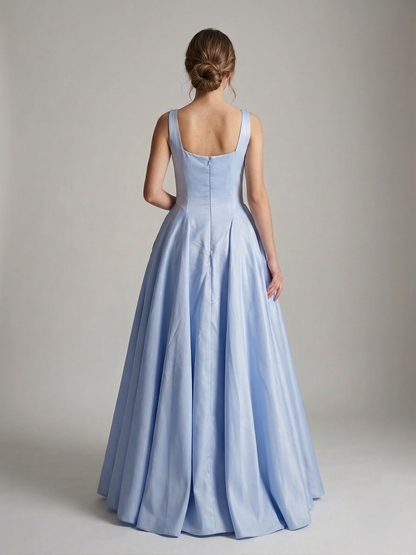 Langes Abendkleid mit breiten Trägern e381