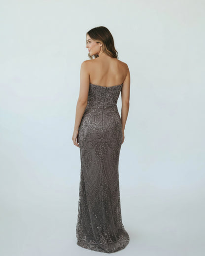 Elegantes Trägerloses Abendkleid mit Perlenstickerei E316