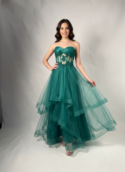 Produktbeschreibung: Ein atemberaubendes Abendkleid, das für einen unvergesslichen Auftritt sorgt. E330