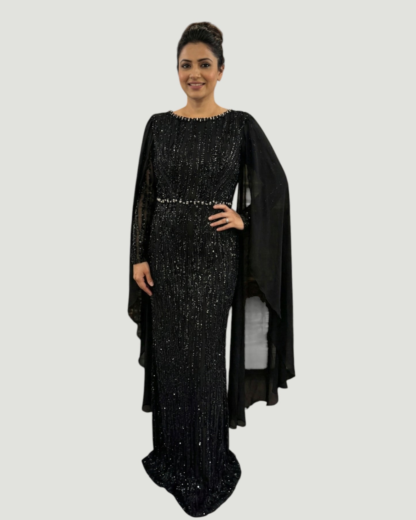 Langes Pailletten-Abendkleid mit Cape-Ärmeln&nbsp - E288