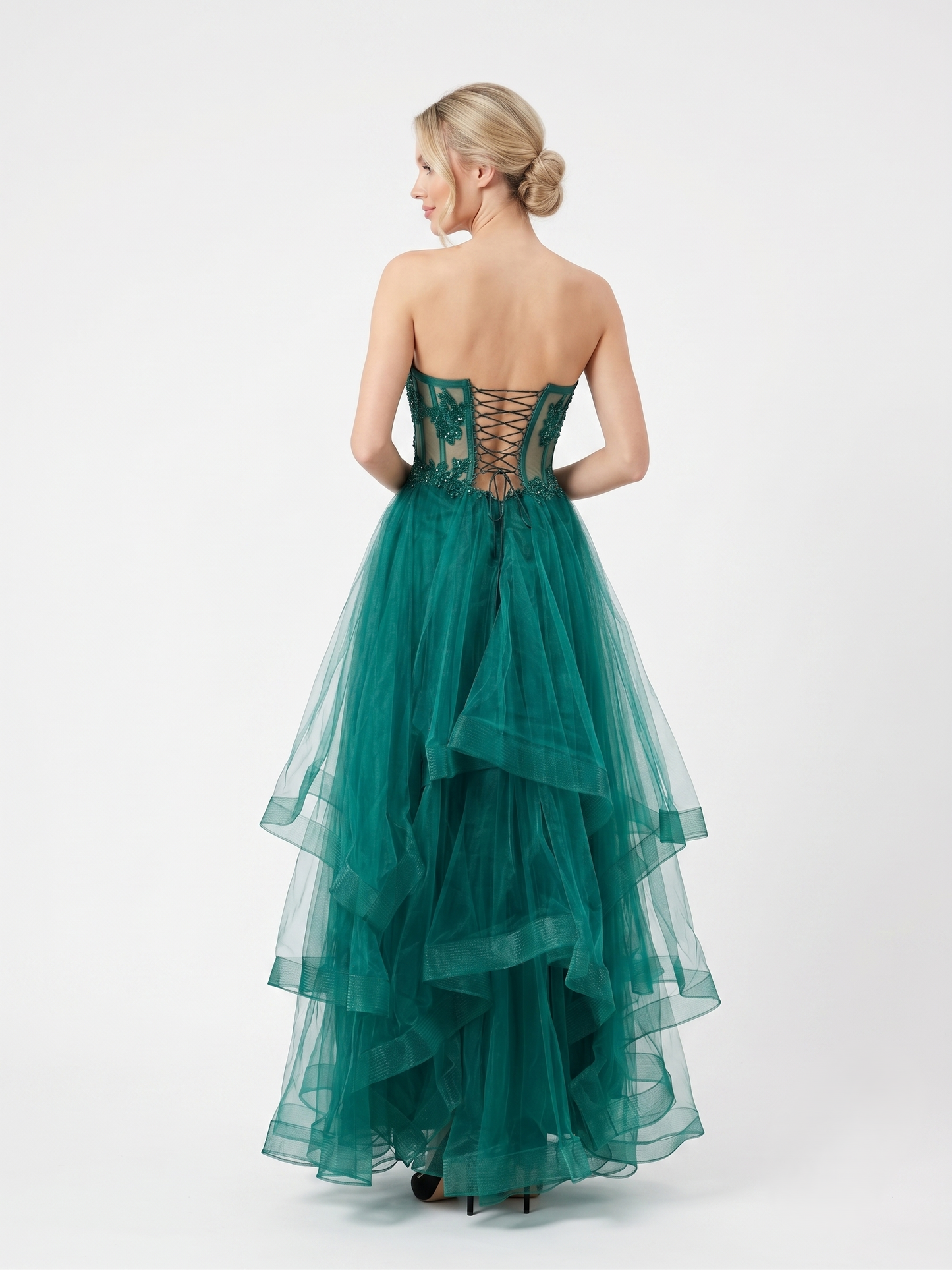 Produktbeschreibung: Ein atemberaubendes Abendkleid, das für einen unvergesslichen Auftritt sorgt. E330