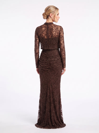Langärmliges Spitzen-Abendkleid mit Raffung in Schokobraun Beschreibung: e405