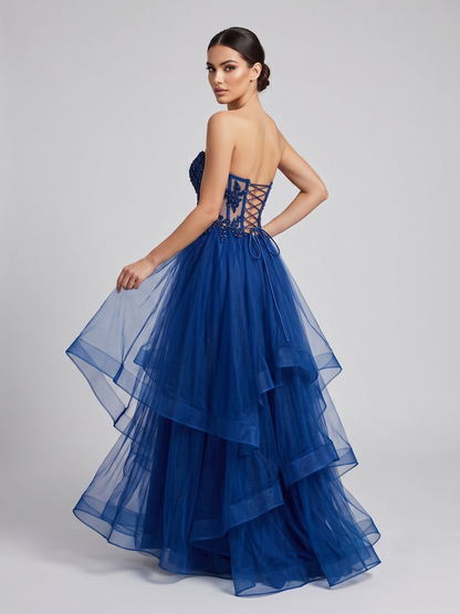 Produktbeschreibung: Ein atemberaubendes Abendkleid, das für einen unvergesslichen Auftritt sorgt. E330