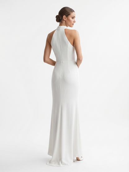 Aus leichtem Chiffon gefertigt, überzeugt dieses Kleid mit einem fließenden Schnitt E336
