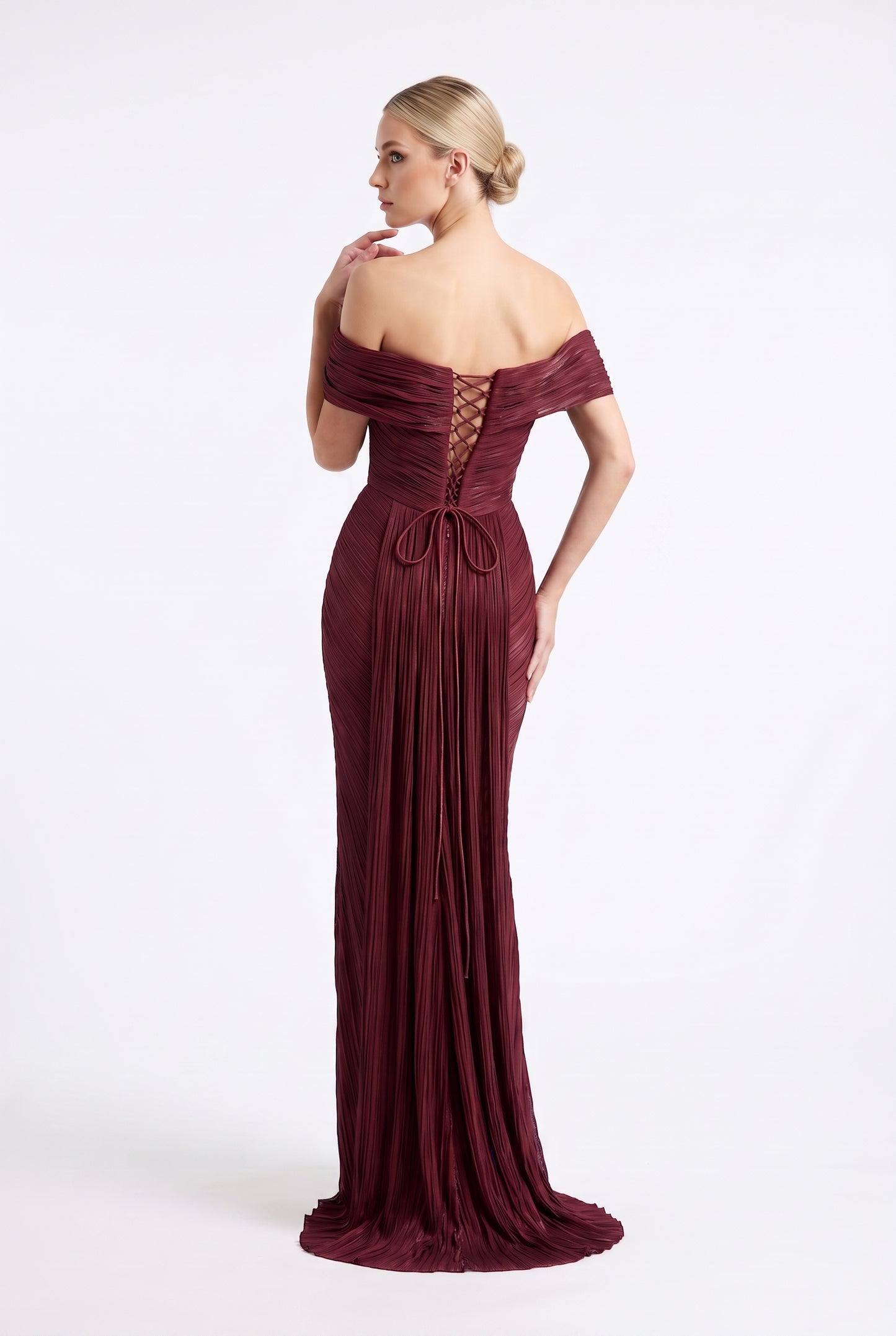 Elegantes schulterfreies Plissee-Abendkleid in Metallic-Olivgold Beschreibung: e389