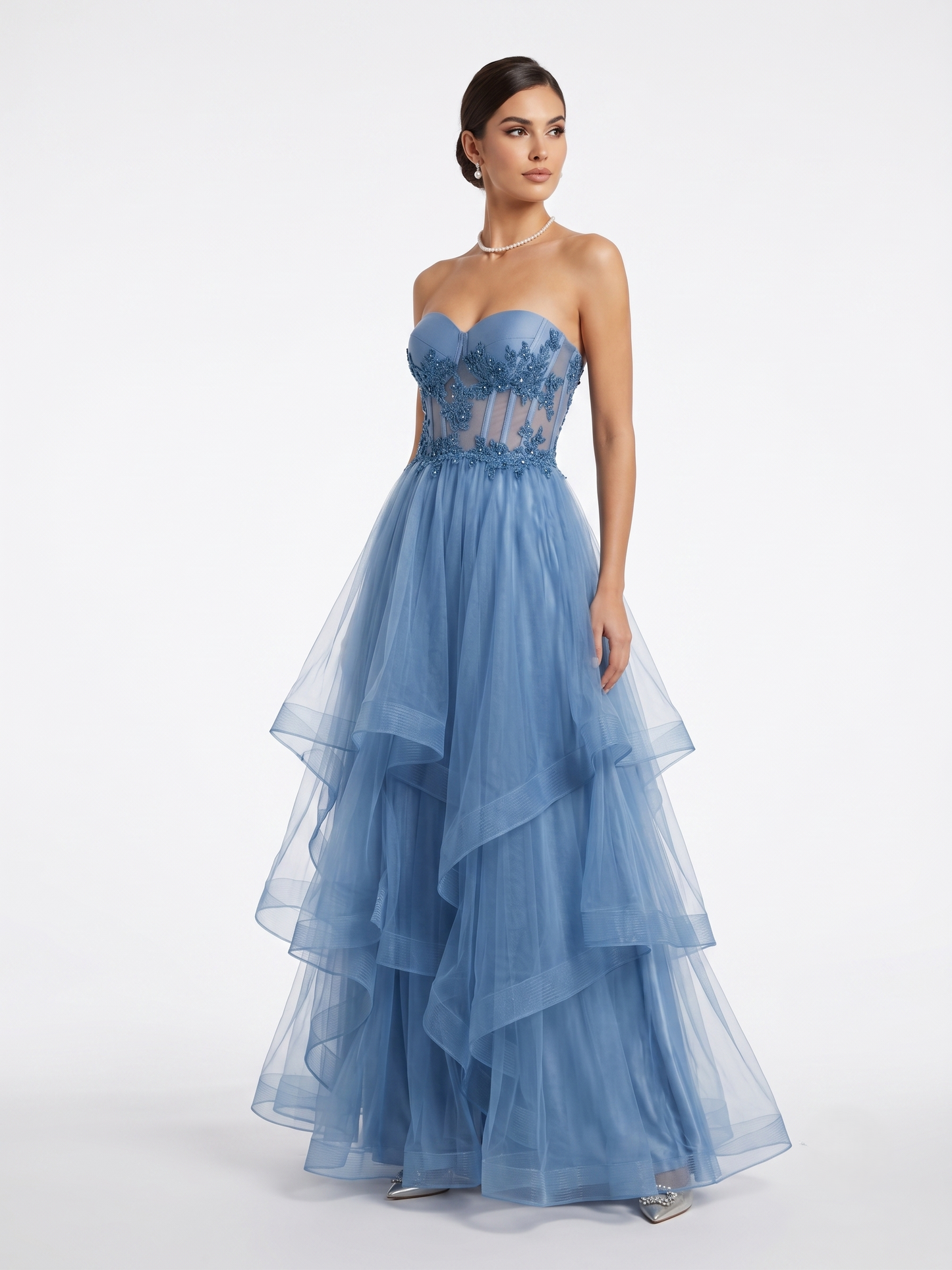Produktbeschreibung: Ein atemberaubendes Abendkleid, das für einen unvergesslichen Auftritt sorgt. E330