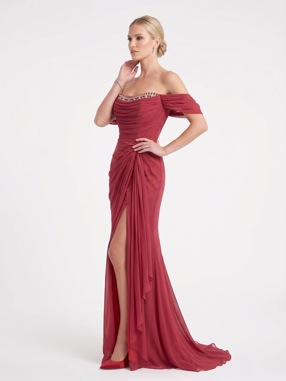 Schulterfreies Chiffon-Abendkleid mit Strassverzierung in Champagner Beschreibung: e417