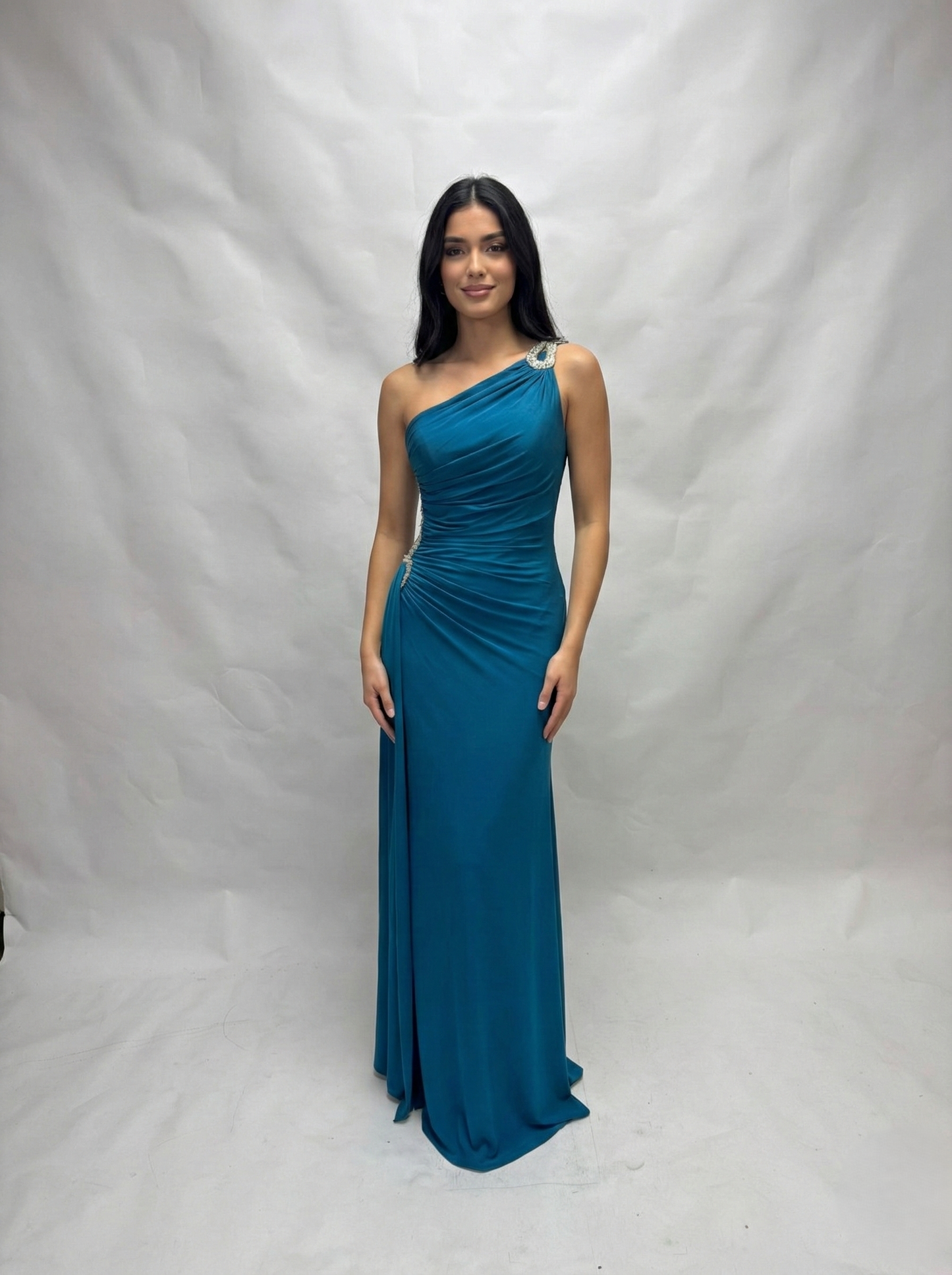 Dieses atemberaubende One-Shoulder-Abendkleid  E319