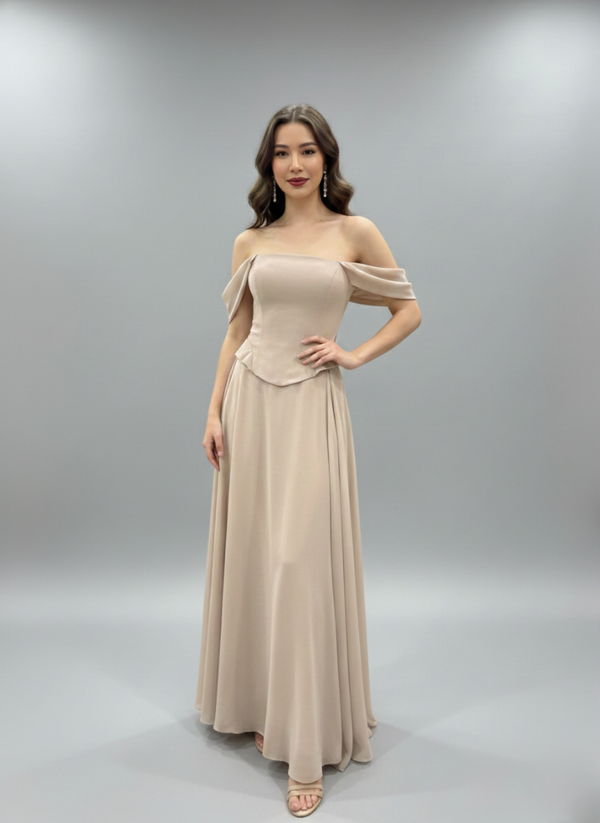 Dieses Design vereint moderne und klassische Elemente mit einem betonten Ausschnitt E327