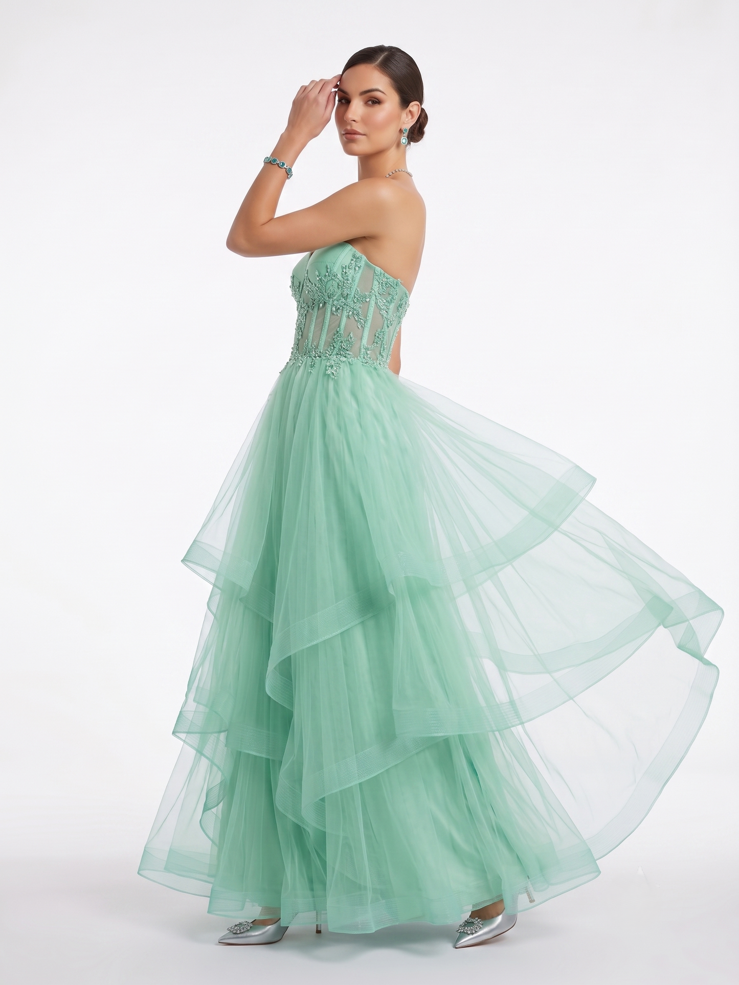 Produktbeschreibung: Ein atemberaubendes Abendkleid, das für einen unvergesslichen Auftritt sorgt. E330