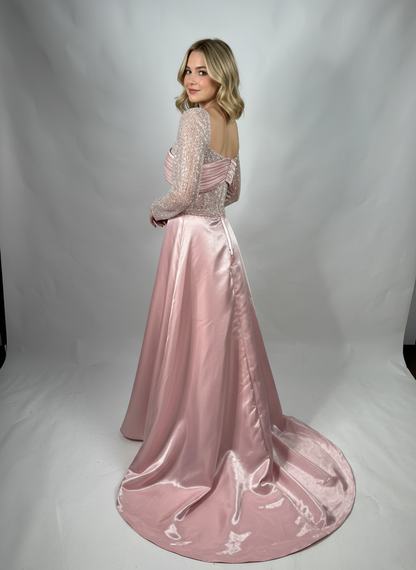 Langes Abendkleid mit Drapiertem Satin-Detail – Puderrosa E344